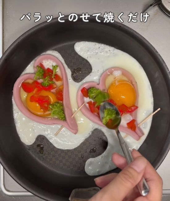 ゆで卵を『割り箸』で挟むと？　仕上がりに「子供も喜ぶ」「全部作りたい」