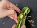 ピーマンは『くるくる回して』切って　意外と知らない調理テクに「絶対コレ」「試したい」