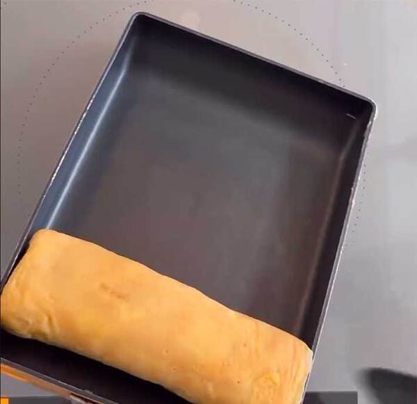 フライパンに『塩』をまいて焼くと…　結果に「絶対やる」「知らなかった」