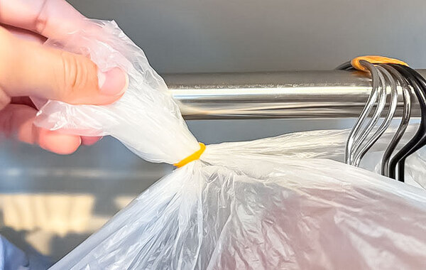 引っ越しの時、服をたたまずに運びたい！　裏技に「あっという間に終わった」