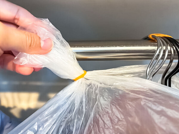 引っ越しの時、服をたたまずに運びたい！　裏技に「あっという間に終わった」