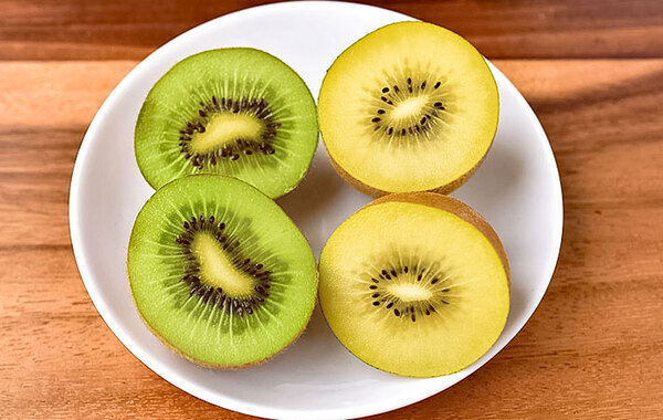 緑色と黄色のキウイ、選ぶならどっち？　管理栄養士の視点に、目からウロコ！