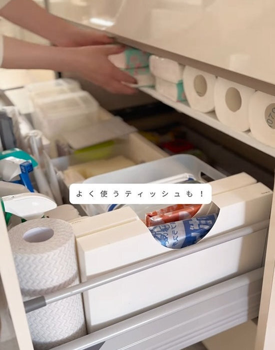 突っ張り棒を取り付けてみて！　キッチン収納力をアップさせる１００均アイディア