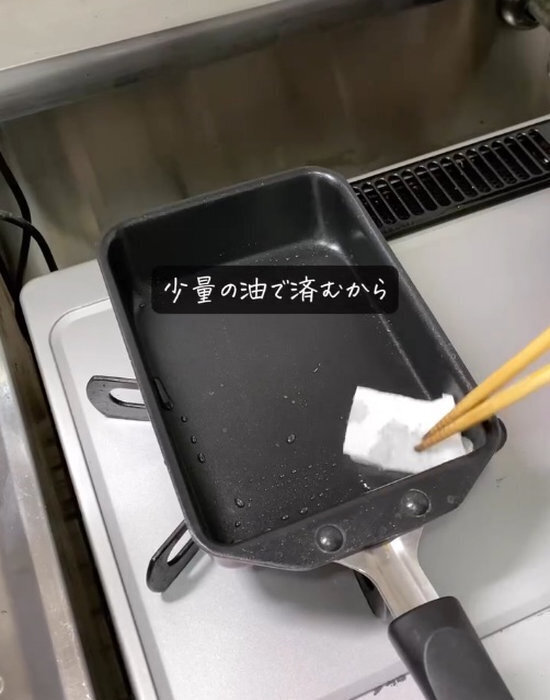 キッチンペーパーを『９等分』にするだけ　便利なアイディアに「なるほど」「その手があったか」