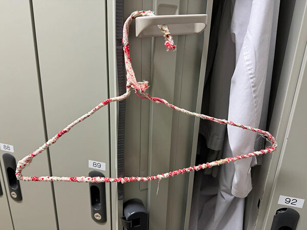 年季の入ったハンガー　母親が買い替えない『理由』に「泣きそうになった」「捨てられないやつ」