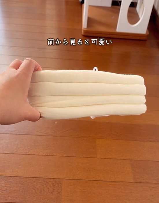 ダイソー『ワイヤーネット』を活用した壁掛け収納に「思い付くのがすごい」「かわいい」