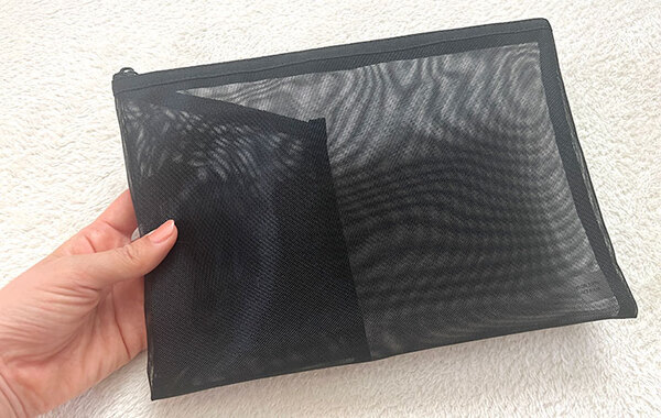 『トートバッグの中身ぐちゃぐちゃ問題』はこれで解決できる！　無印良品で『最強のケース』を見つけました