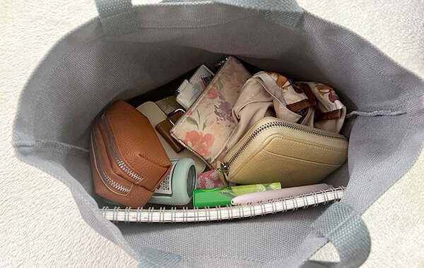 『トートバッグの中身ぐちゃぐちゃ問題』はこれで解決できる！　無印良品で『最強のケース』を見つけました