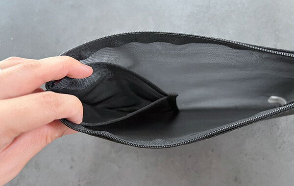 『トートバッグの中身ぐちゃぐちゃ問題』はこれで解決できる！　無印良品で『最強のケース』を見つけました