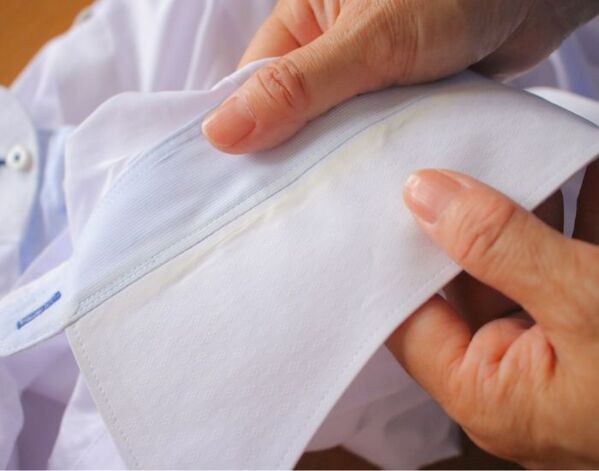 シャツの黄ばみは防げる！　洗濯前にできるひと工夫に「知らなかった」「なるほど」