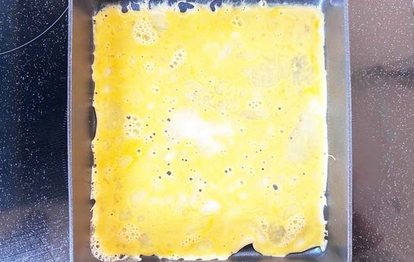 焼いた卵にのせて…　できた簡単おかずに「家族が絶賛」「定番メニューに決定！」