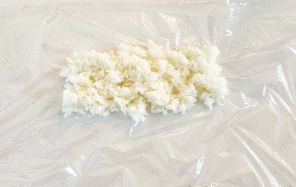 コロンとかわいい！　プチおにぎりを作る驚きの方法