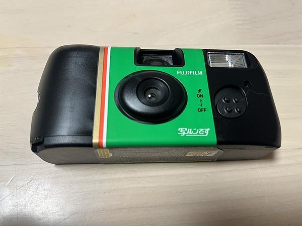 初めて『使い捨てカメラ』を触った中学生娘　飛び出た言葉に「おばちゃん泣いたわ」「これが令和か」