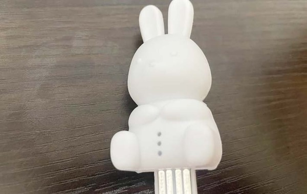 ダイソーで見つけた『うさぎ』　使い方に「ふんわり優しい」「これ便利」