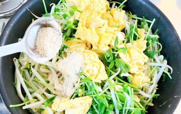 鶏がらスープの素で作るのは？　味の素提案のレシピに「無限に食べられる！」