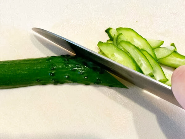 夫の箸が止まらない！　キュウリとポン酢と混ぜたのは…？