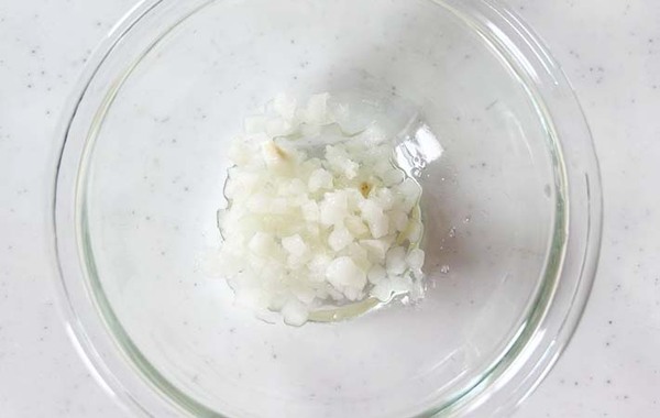 「これ、ちくわだったっけ？」　カットちくわにのせたのは…