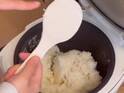 しゃもじの『ご飯粒くっ付く問題』　解決する裏技に「全然付かない！」