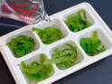 製氷皿に『大葉』を入れて…　できたものに「真似したい」「斬新！」