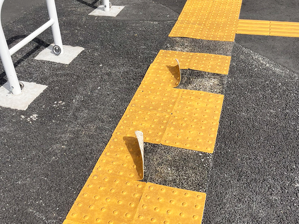『剥がれた点字ブロック』を発見した男性　通報した翌日？「広まるべき」「知らなかった！」