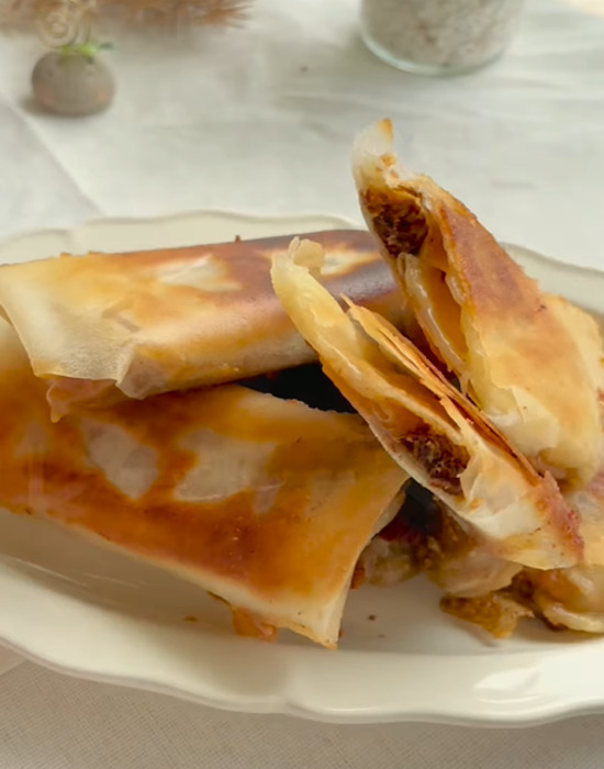 夕食の定番メニューを『春巻きの皮』で包むと…　発想に「絶対作る」「子供が歓喜」