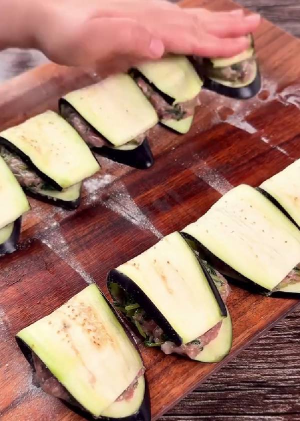 薄～く切ったナスを２つに畳んで？　完成品に「リピート確定」「反則級のおいしさ」