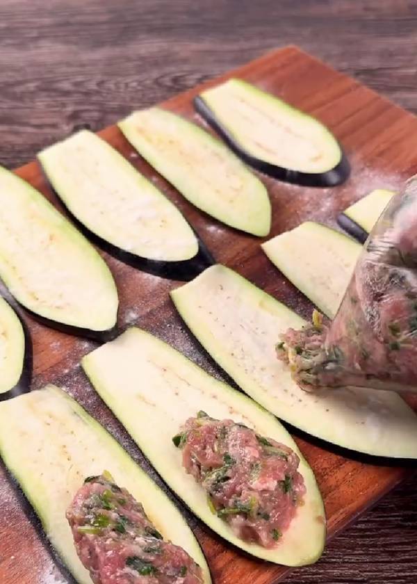 薄～く切ったナスを２つに畳んで？　完成品に「リピート確定」「反則級のおいしさ」