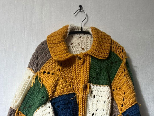 ハンガーにかかったカーディガン　多くの人が驚いた『秘密』に「天才すぎる」「これはすごい」