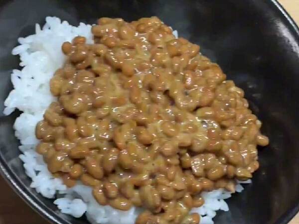 納豆、どうやって混ぜてる？　斬新なアイデアに「笑ったけど、意外と使えそう」