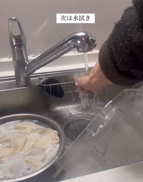 「何これすごい」　冷蔵庫の野菜室がピカピカ！　意外な掃除のコツに「知らなかった」