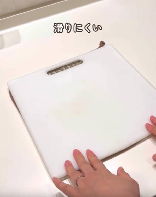 ポンプ式のボトルにヘアゴムを巻いてみて！　試したくなる『裏ワザ』に「初めて知った」