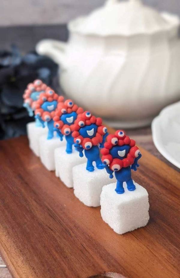 「コーヒーに入れていただきます」　角砂糖の上に並んでいるのが？「思わず声が出た」「天才がいる」