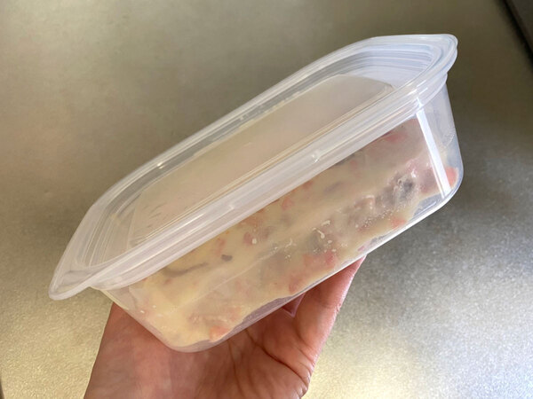 よくある普通のタッパーに見えるだろ？フタを外してみると…　「無印は裏切らん！」「もうこれしか使えない」