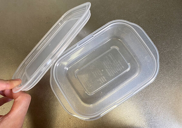 よくある普通のタッパーに見えるだろ？フタを外してみると…　「無印は裏切らん！」「もうこれしか使えない」
