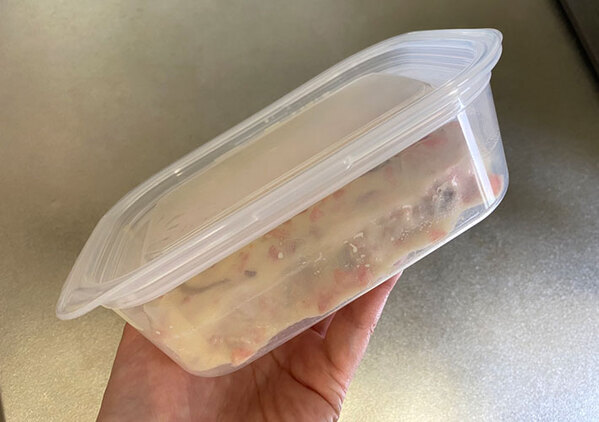 よくある普通のタッパーに見えるだろ？フタを外してみると…　「無印は裏切らん！」「もうこれしか使えない」