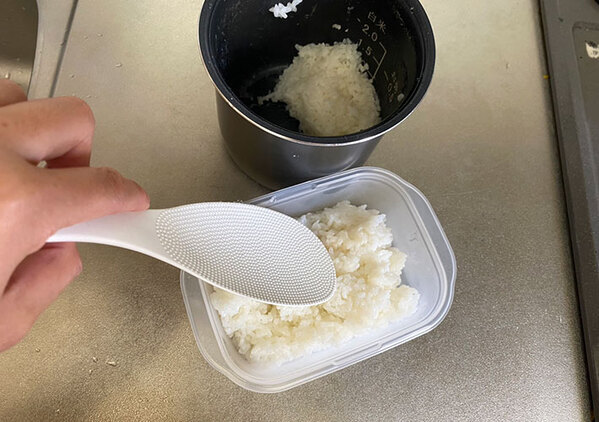 よくある普通のタッパーに見えるだろ？フタを外してみると…　「無印は裏切らん！」「もうこれしか使えない」