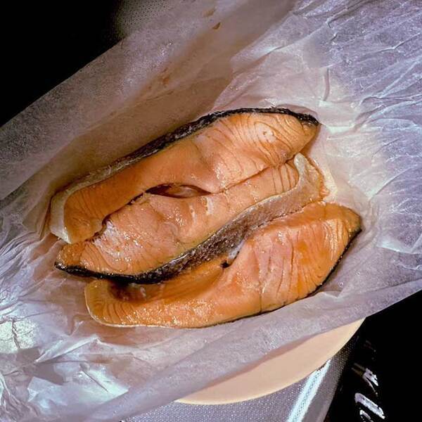 鮭の食べ方に「これはラク」「おいしい」　フライパンもグリルも使わない方法は？