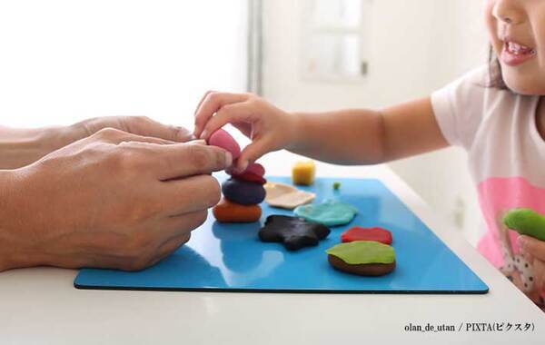 『ごっこ遊び』とは思えない…　父子で演じる男女の駆け引きに「吹いた」「ナンパがうまい」