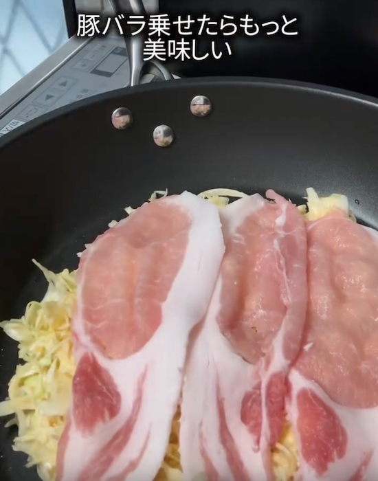 カットキャベツと卵を混ぜると…　調理テクに「今晩のおかず」「楽ちん」