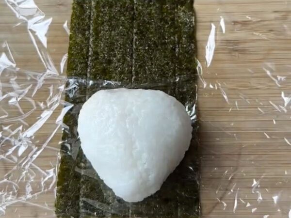 「海苔がふやけません」　包み方テクに「パリパリ」「今度やる」