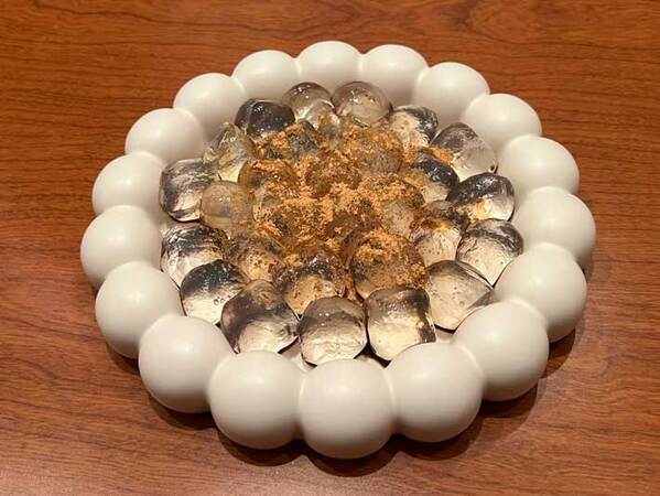 夫「妙な皿が増えたな…」　妻のセンスに『１９万いいね』！