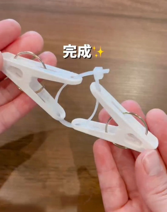 洗濯物が多すぎて干せないなら…？　洗濯バサミと結束バンドを使った裏技に「天才！」「めっちゃ便利」
