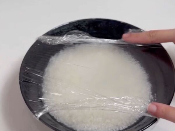 電子レンジで『１０分』加熱すると…？　炊飯テクに「早速試す」「コレは便利」