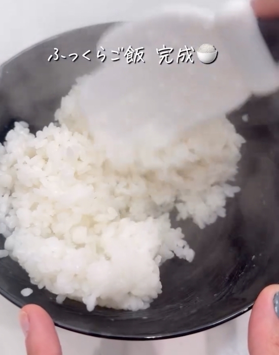 電子レンジで『１０分』加熱すると…？　炊飯テクに「早速試す」「コレは便利」