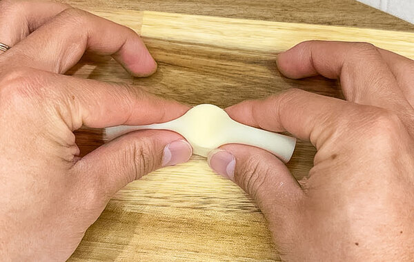 実は揚げるとおいしい！　餃子の皮で包んだのは…「食感がクセになる」「映える」