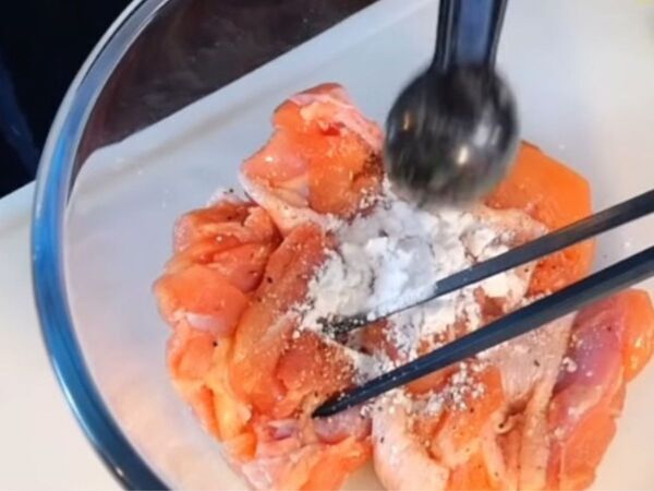 レンジで簡単！　プリッと照り焼きチキンで作る最強サンドイッチレシピ