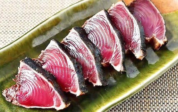 「食欲を刺激するおいしさ」「まろやか」　カツオのたたきに『ちょい足し』したのは？