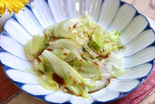 ごま油を小さじ１杯…　レタスのおいしすぎる食べ方に「１玉全部いける」「毎日食べたい」