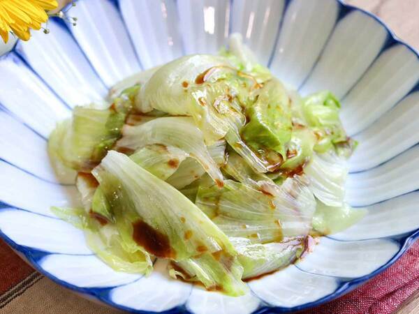 ごま油を小さじ１杯…　レタスのおいしすぎる食べ方に「１玉全部いける」「毎日食べたい」