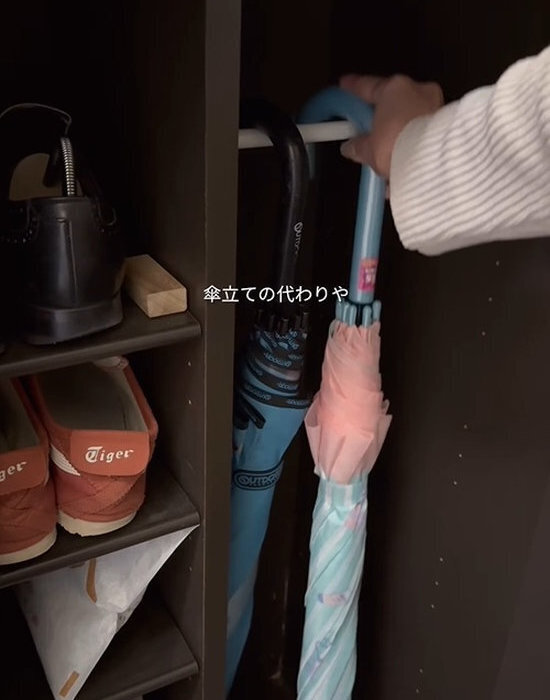 賃貸でも安心！　穴をあけずに収納が叶う１００均グッズに「知らなかった」「参考になる」